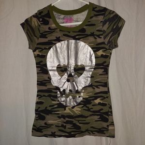 Skull and camo t-shirt